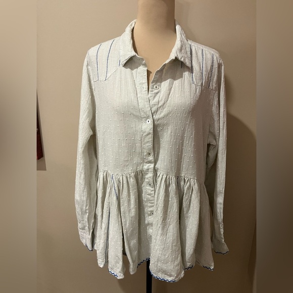Layers Boho White Collared Shirt with gathered bottom panel, size XL - Picture 1 of 8
